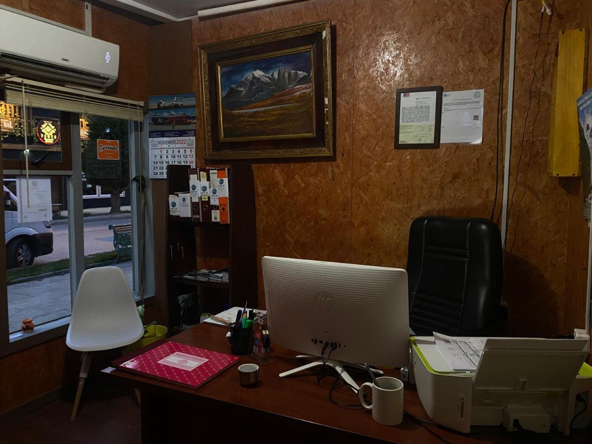 פורטו נטאלס World'S End Hostal מראה חיצוני תמונה